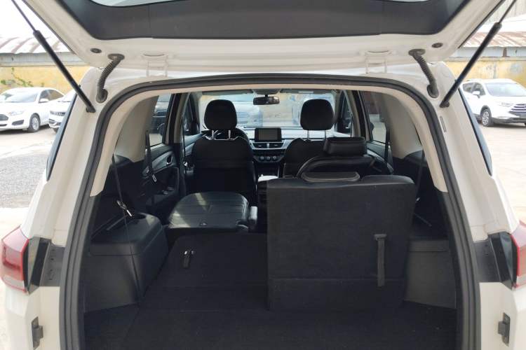 Used Baojun 360 2019 1.5L Automatic Elite Version China VI Trunk