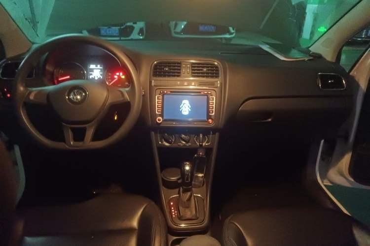 Used Volkswagen Polo 2014 1.6L Automatic Comfort Edition
