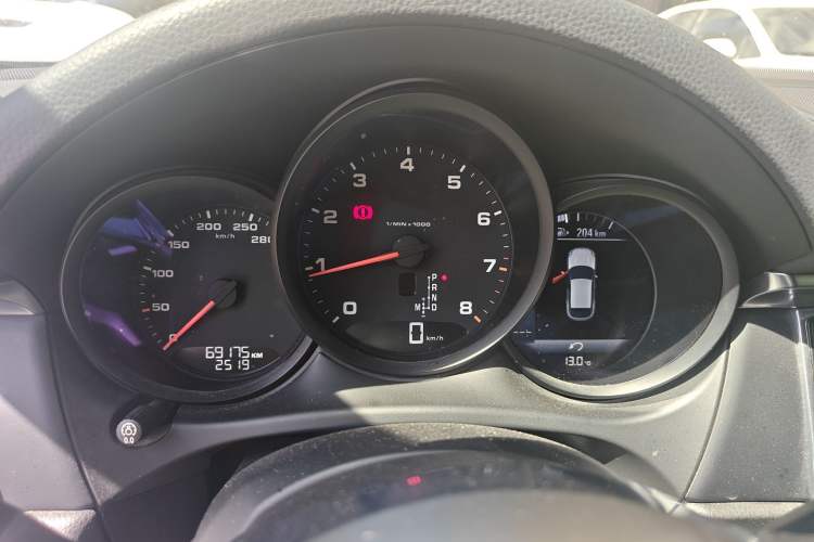 Used Porsche Macan 2017 Macan 2.0T Instrument Cluster