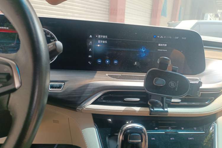 Used Buick GL8 2022 ES Landtrek 653T Flagship Model Audio And AC Panel