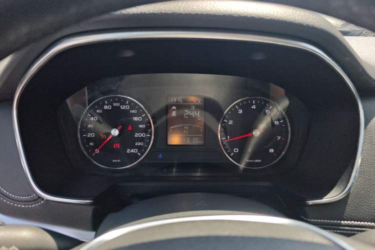 Used Roewe RX5 2016 20T Two-Wheel Drive Automatic Internet Smart Edition