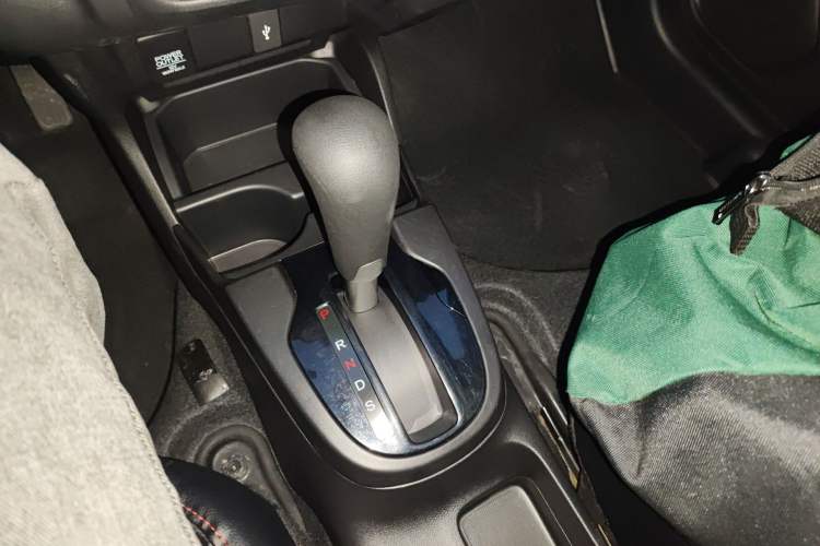 Used Honda Fit 2014 1.5L LX CVT Comfort Model Gear Lever