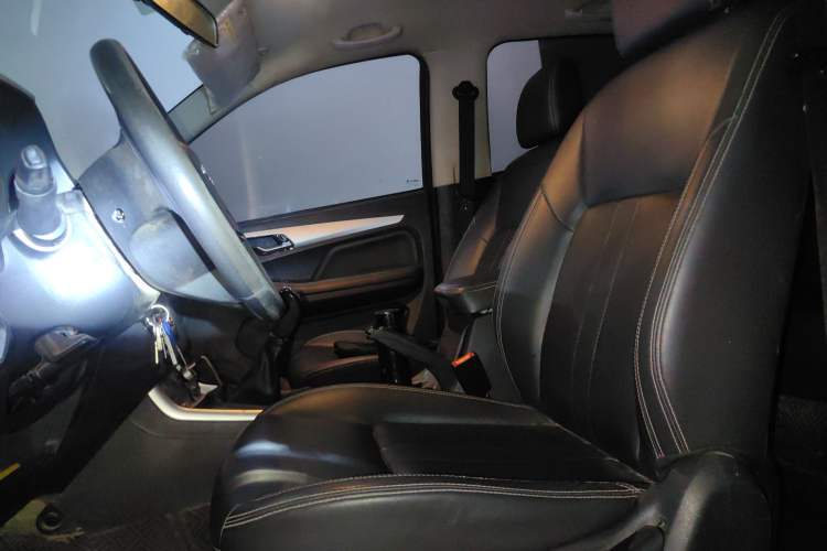 Used Isuzu JLM 2020 2.8T Classic Two-Wheel Drive Diesel Euro VI Comfort Plus Extended Version JE493ZLQ6E
