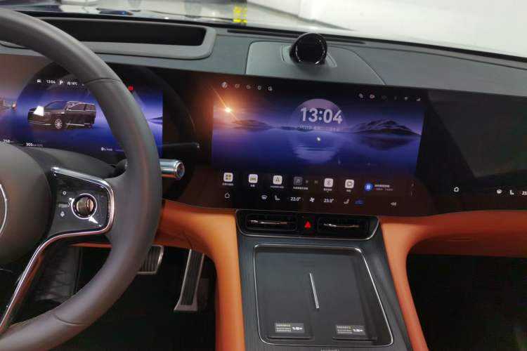 Used Hima AITO M8 2025 Extended-Range Max+ Version 53.4 kWh 6-Seater Edition
