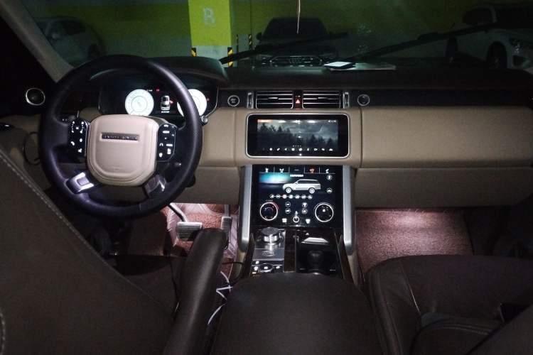 Used Land Rover Range 2020 3.0 L6 Legacy Edition Center Console