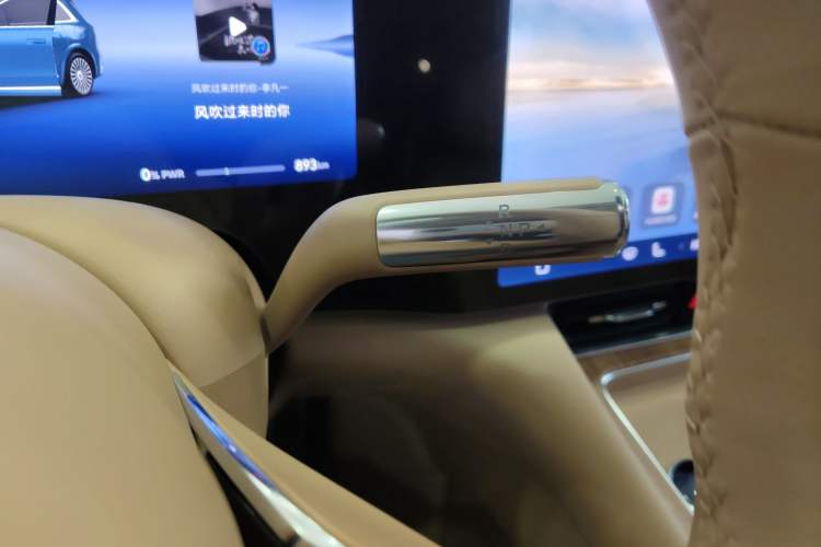 Used Hima AITO M8 2025 Model, Pure Electric Max+ Five-Seat All-Wheel-Drive Version
