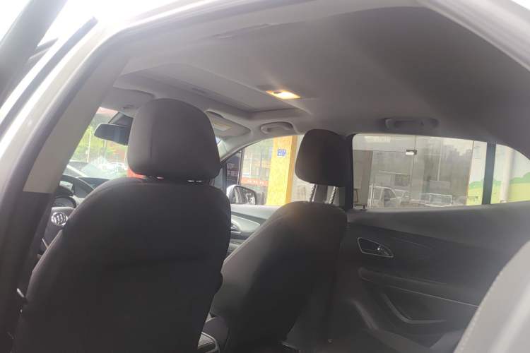 Used Buick Encore 2014 1.4T Automatic Two-Wheel Drive Urban Elite Model Headliner