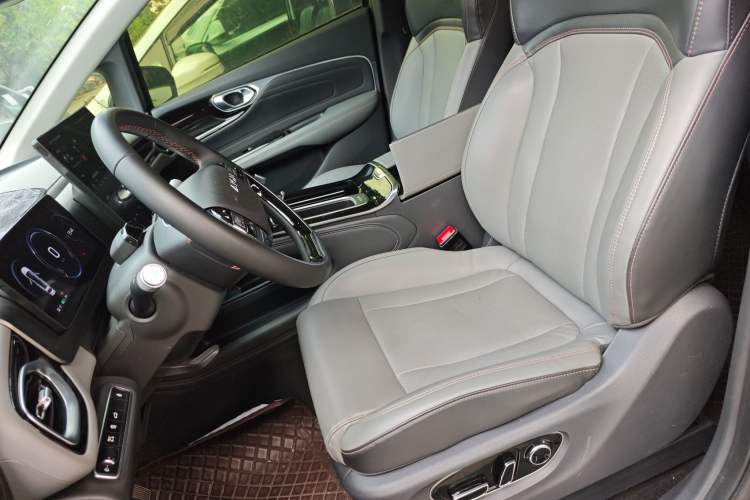 Used AION V 2023 Plus 70 Smart Tech Edition Lithium Iron Phosphate