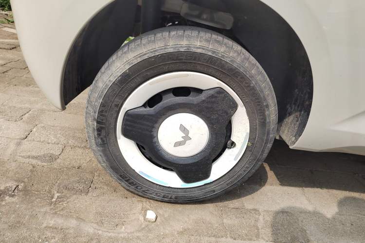 Used Wuling Hongguang MINIEV 2024 3rd Generation 215km Youth Edition Right Rear Wheel Hub