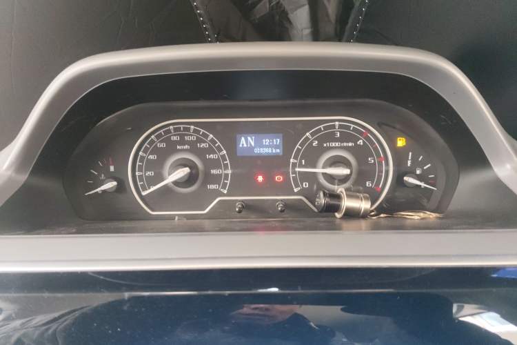 Used SAIC MAXUS Xintu V80 2021 2.0T PLUS AMT Aoyuntong Short-Wheelbase Mid-Roof 5/6-Seater Instrument Cluster