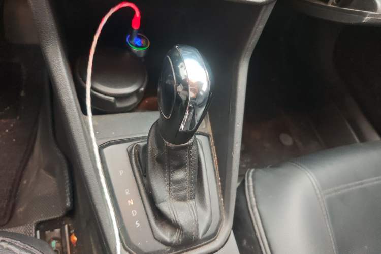 Used Volkswagen Jetta 2017 1.5L Automatic Fashion Model Gear Lever