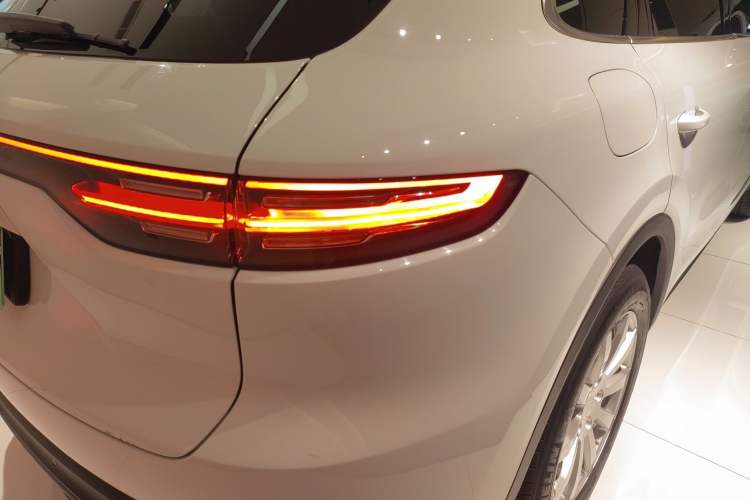 Used Porsche Cayenne E-Hybrid 2020 Cayenne E-Hybrid 2.0T