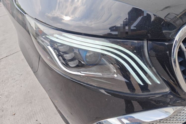 Used Mercedes-Benz Vito 2021 2.0T Elite Version 7 Seats Right Front Headlight