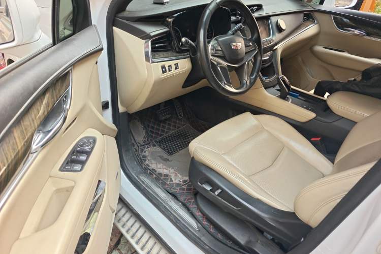 Used Cadillac XT5 2018 25T Luxury Model
