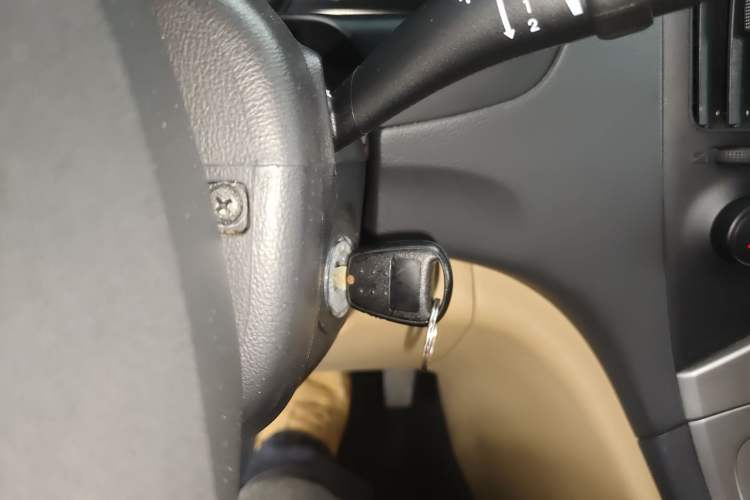 Used Hyundai H-1 Starex 2011 2.4L Luxury Edition Vehicle Key