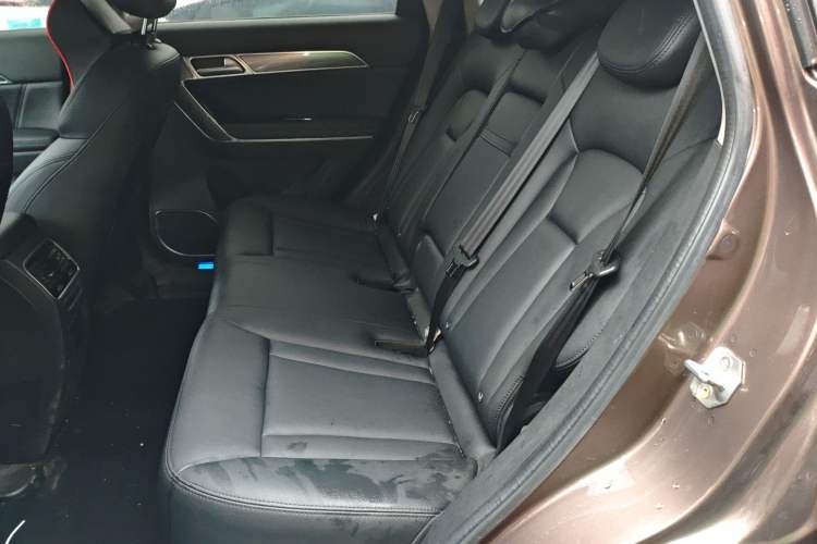 Used Haval H6 Coupe 2015 Blue-Label Facelift 2.0T Manual Two-Wheel Drive Urban Version
