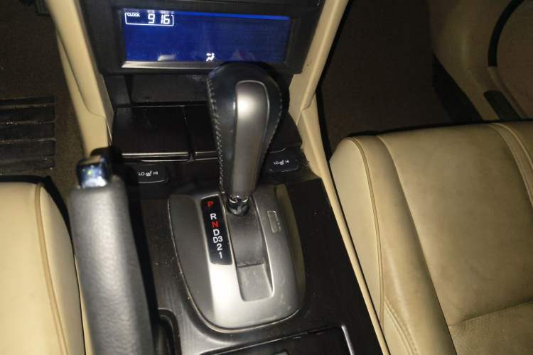 Used Honda Crosstour 2012 2.4L Luxury Edition Gear Lever