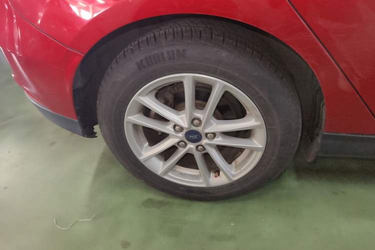 Used Ford Focus 2018 Hatchback Classic 1.6L Automatic Trendy SmartDrive Edition
