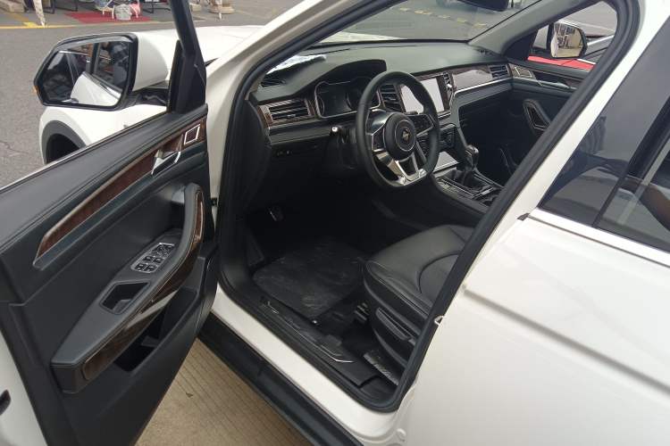 Used Zotye Domy X7 2017 1.8T Manual Luxury Model