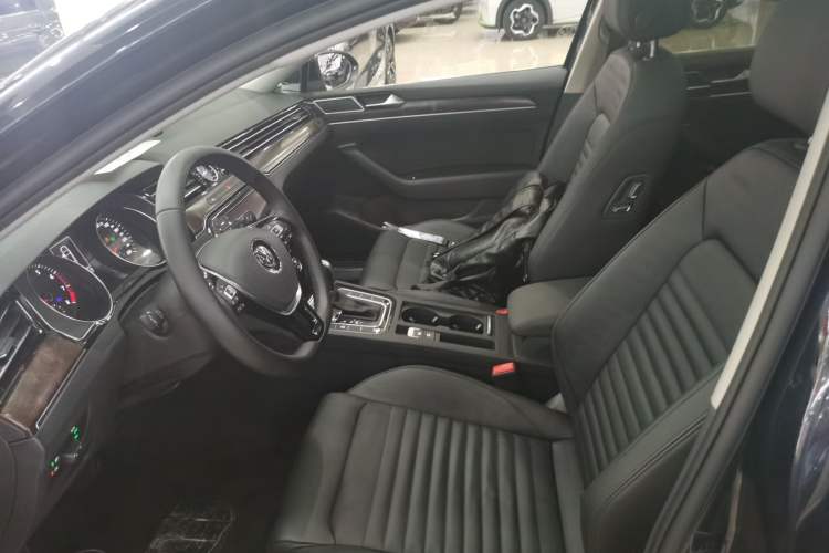 Used Volkswagen Magotan 2019 330TSI DSG Luxury Version China VI Standard