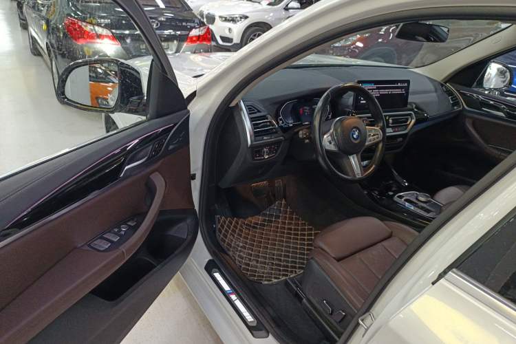 Used BMW iX3 2023 Leading Model