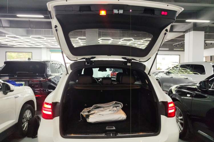 Used Mercedes-Benz GLC 2019 Facelift GLC 260 L 4MATIC Luxury Model