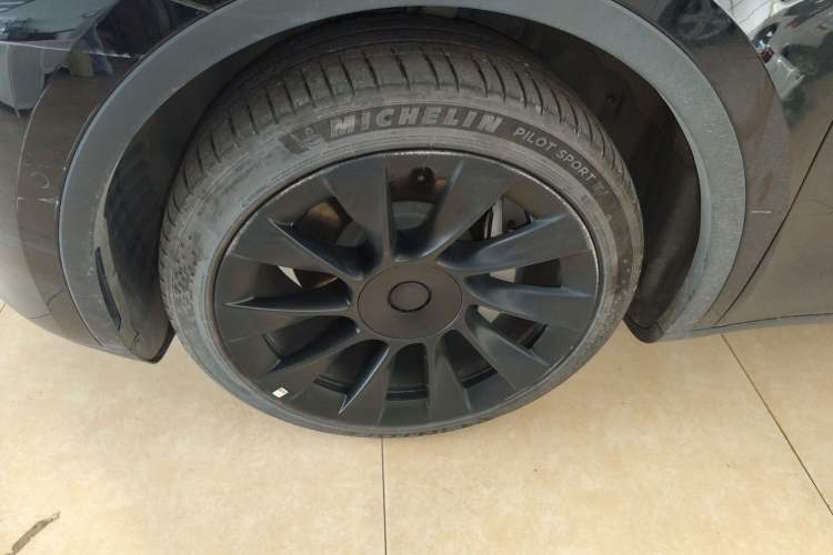 Used Tesla Model Y 2022 Revised Version Rear-Wheel Drive Left Front Wheel Hub