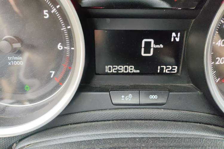 Used Peugeot 408 2015 1.2T Automatic Luxury Edition Odometer Close Up