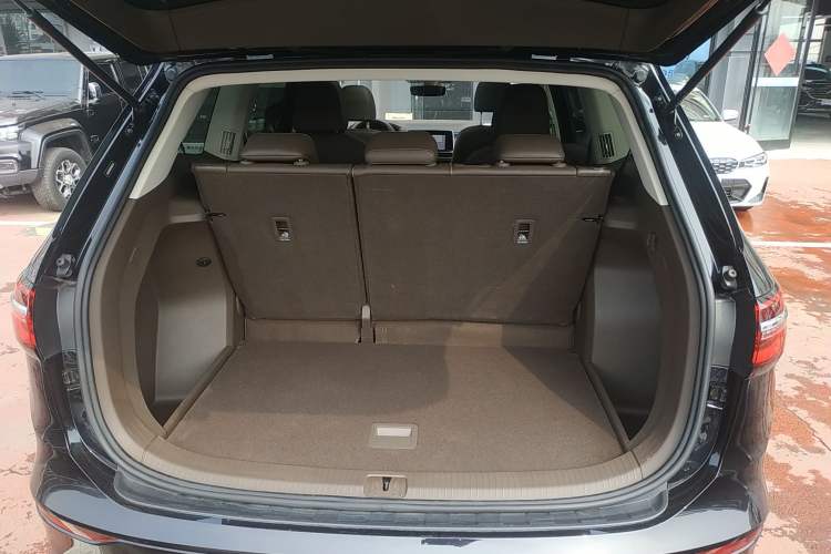 Used Volkswagen Viloran 2024 330TSI Business Edition Trunk