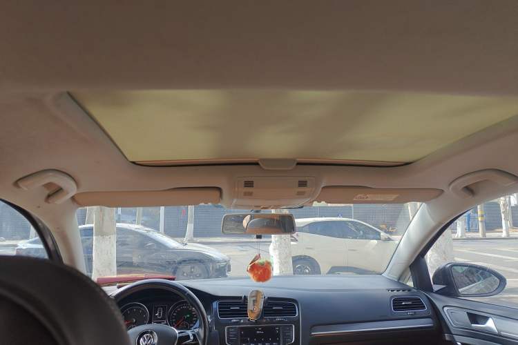 Used Volkswagen Golf 2017 230TSI Automatic Comfort Edition – Celebrating Milestone of One Million Units Headliner