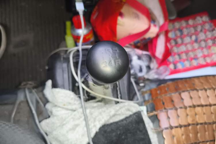 Used Wuling Rongguang 2019 1.5L Extended-Body Van Base Model with 5 Seats Gear Lever