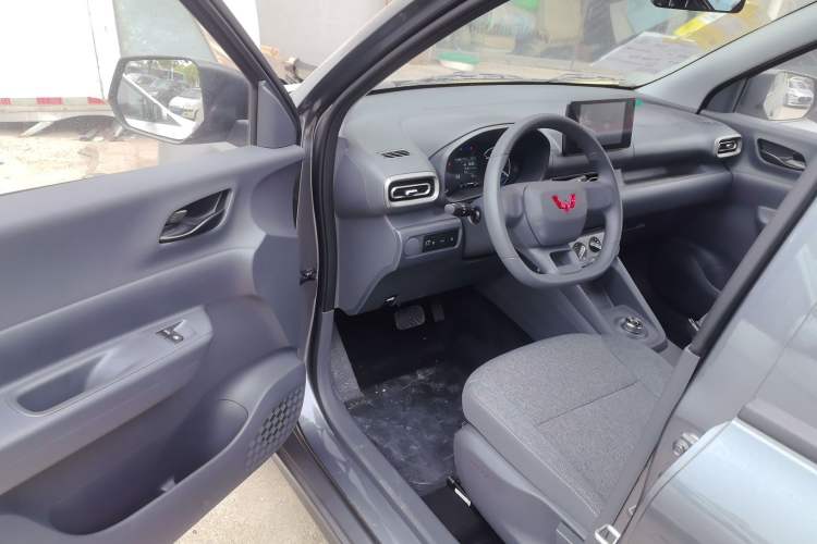 Used Wuling Hongguang New Energy 2024 All-Electric Model 300KM Standard Version