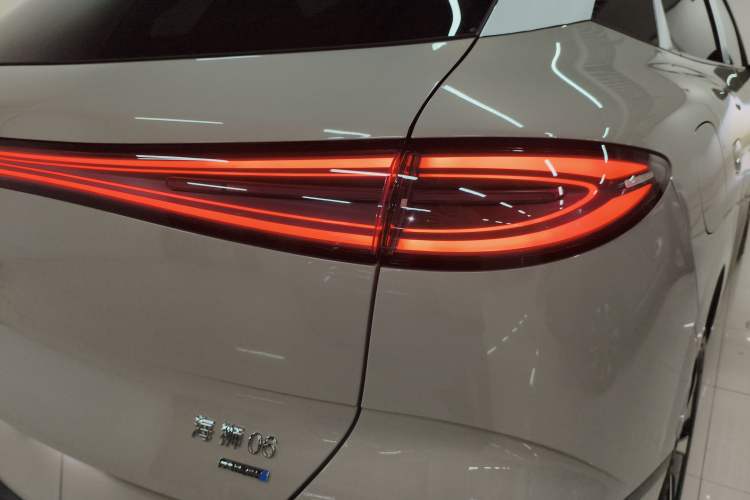 Used BYD Sealion 06 New Energy 2025 Model DM-i 170 Navigation Pro Edition Right Rear Taillight