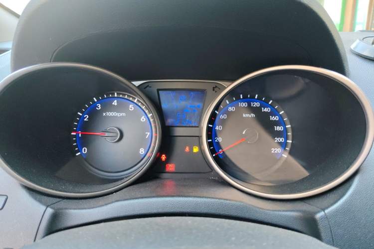 Used Hyundai ix35 2010 2.0L Automatic Two-Wheel Drive Elite Edition GLS Instrument Cluster