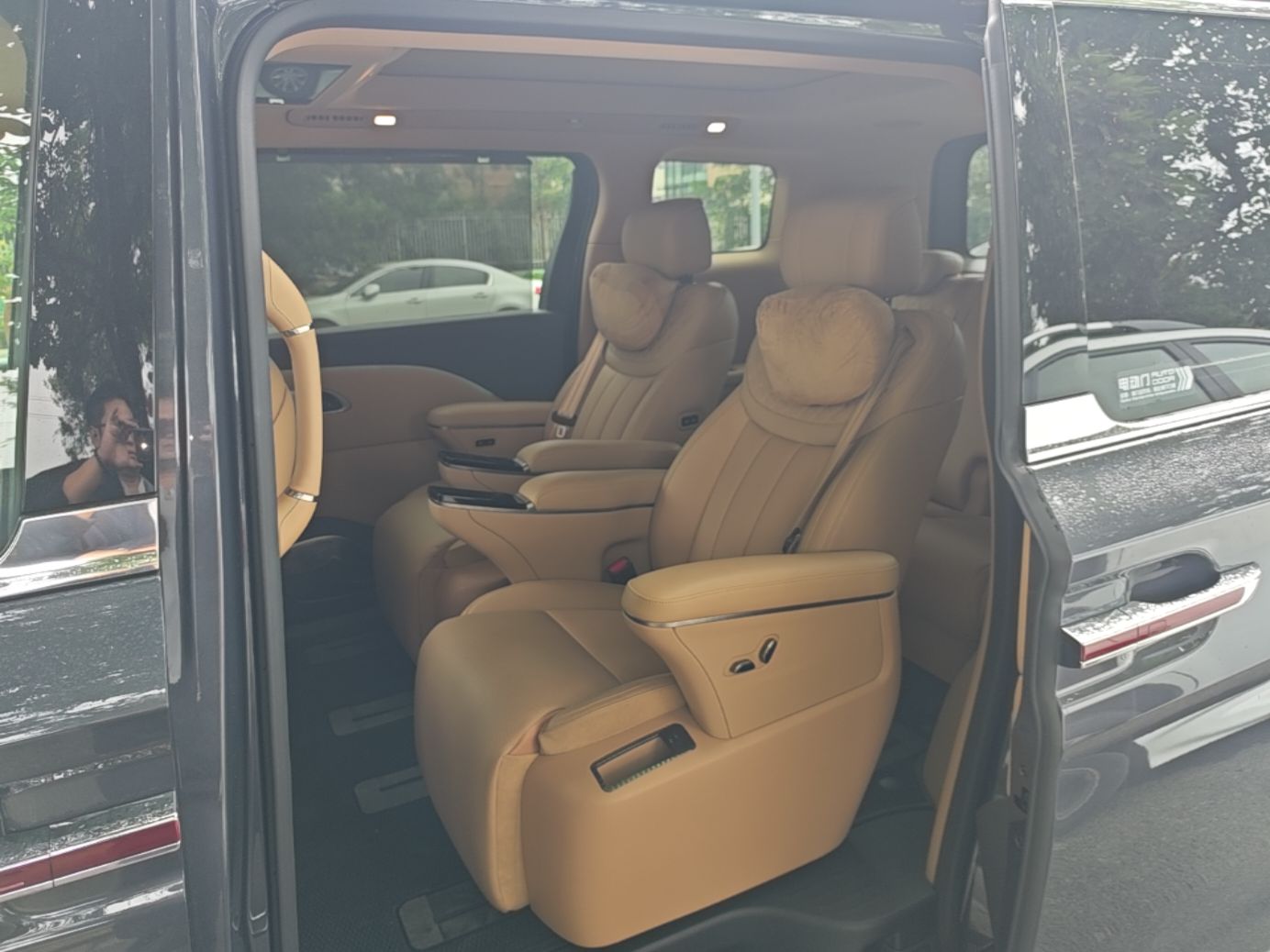 Hongqi HQ9 PHEV 2026 Model 2.0T Four-Wheel Drive Prestige Edition — снимка 20