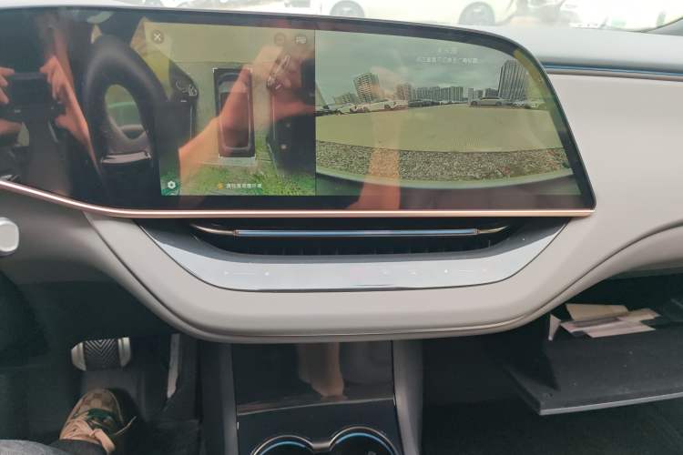 Used Hongqi EH7 2024 690 Pro Audio And AC Panel