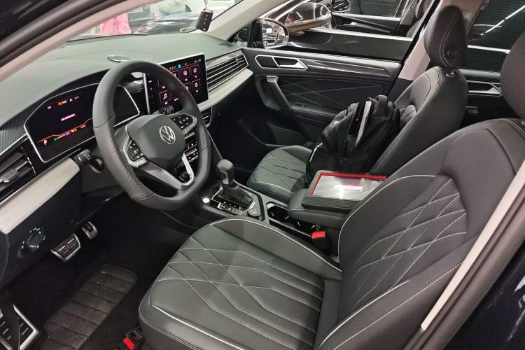 Used Volkswagen Tiguan L 2024 380TSI Automatic All-Wheel Drive R-Line Enhanced 7-Seater