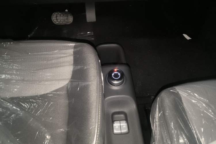 Used Wuling Zhiguang New Energy 2025 Model 305km Ambitious Edition Gear Lever