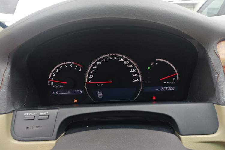 Used Toyota Crown 2005 3.0L Royal
