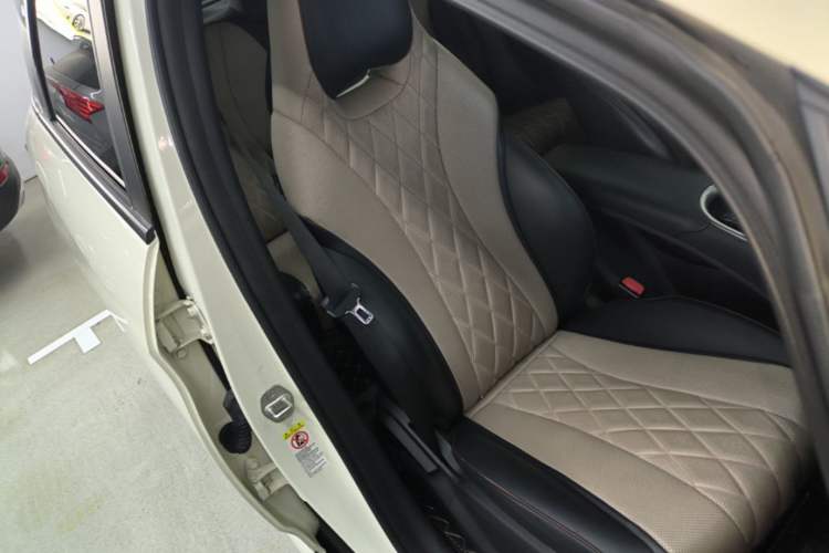 Used BYD Dolphin 2021 405 km Fashion Edition
