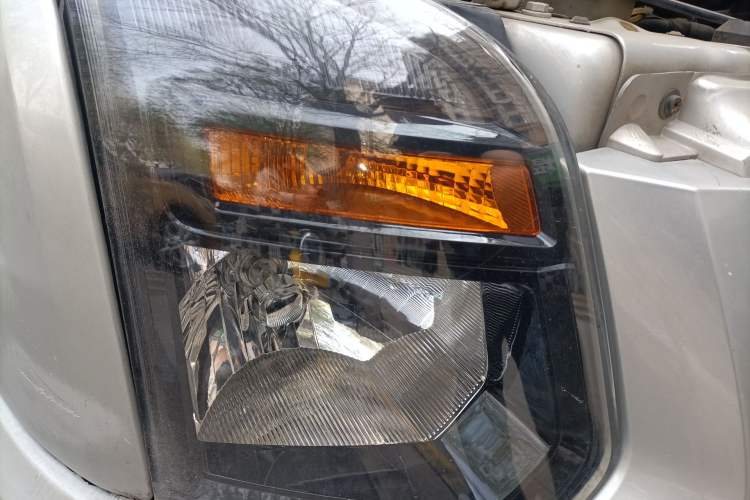 Used Ford Transit Custom 2015 2.4T Short-Wheelbase 6-Seater Mid-Roof Multi-Purpose Vehicle Right Front Headlight