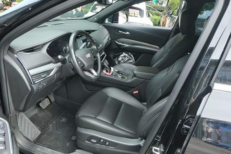 Used Cadillac XT4 2018 28T Two-Wheel Drive Leading Version
