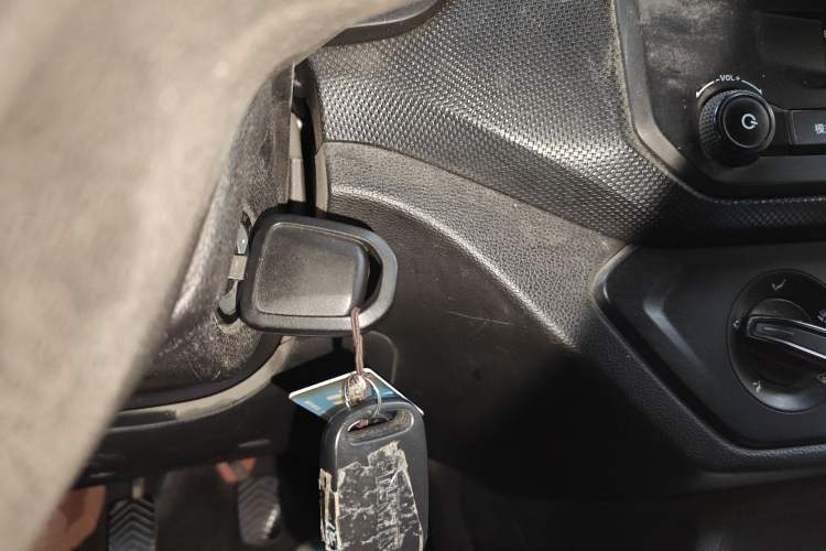 Used Wuling Hongguang 2019 1.5L S Basic Version China VI Standard LAR
