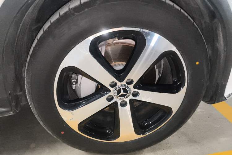 Used Mercedes-Benz GLC 2018 GLC 260 4MATIC Luxury Model
