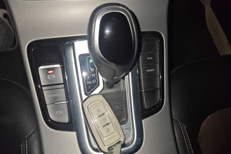 Used Geely Auto Emgrand GS 2018 Lingchao Edition 1.4T Automatic ZhenShang Smart Connectivity Model Gear Lever