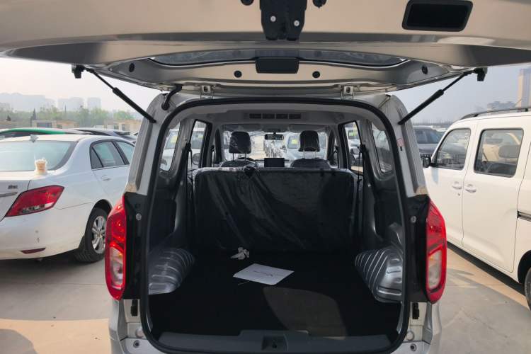 Used Wuling Hongguang New Energy 2024 All-Electric Model 300KM Standard Version Trunk