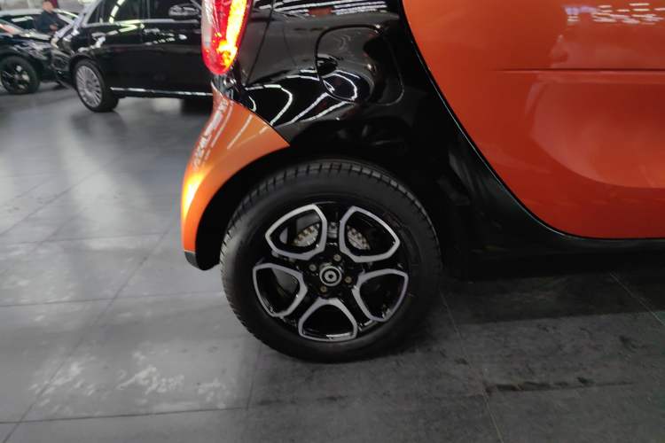 Used smart fortwo 2019 0.9T 66kW Hardtop Wind Power Edition China VI Exterior 8