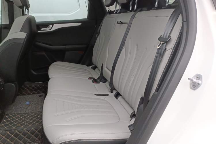 Used Ford Escape 2024 EcoBoost 245 Two-Wheel-Drive Titanium Edition