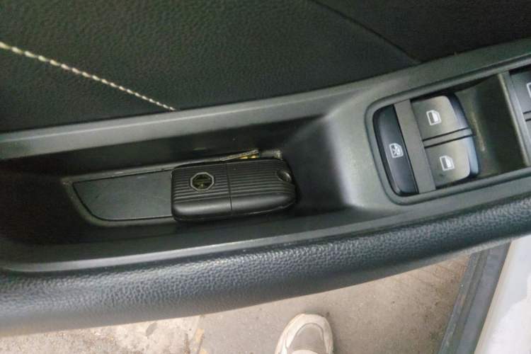 Used MG ZS 2017 1.5L Automatic Luxury Edition Interior 1