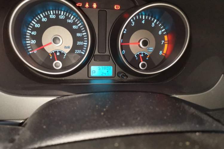 Used Buick Excelle 2013 1.5L Automatic Classic Model Odometer Close Up